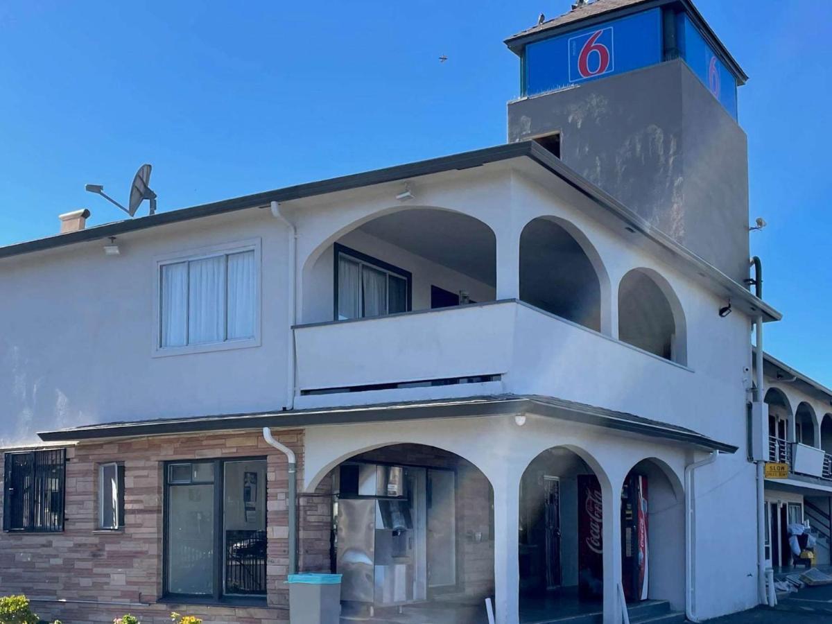 Motel 6 Richmond Ca Civic Center Екстер'єр фото