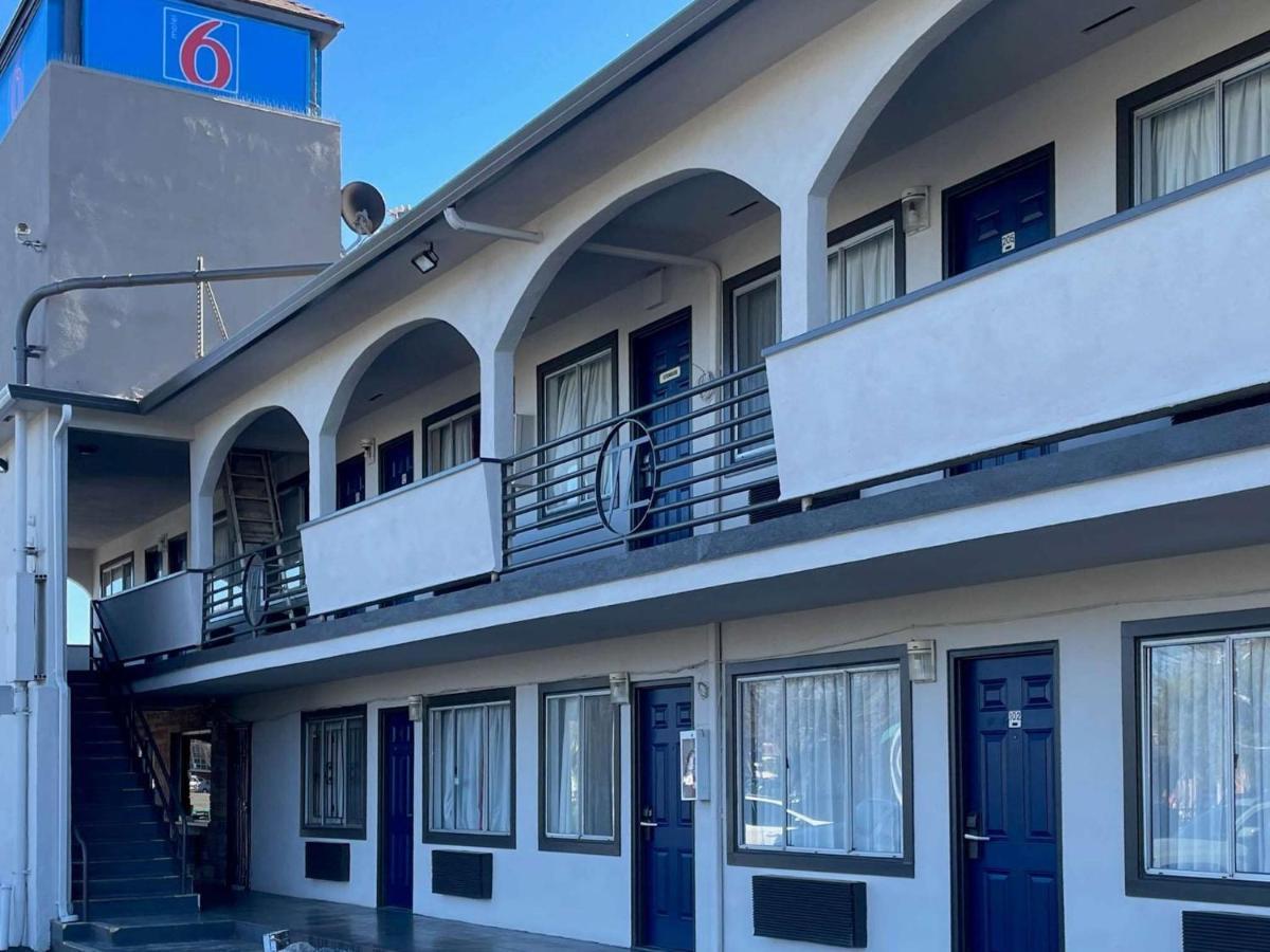 Motel 6 Richmond Ca Civic Center Екстер'єр фото